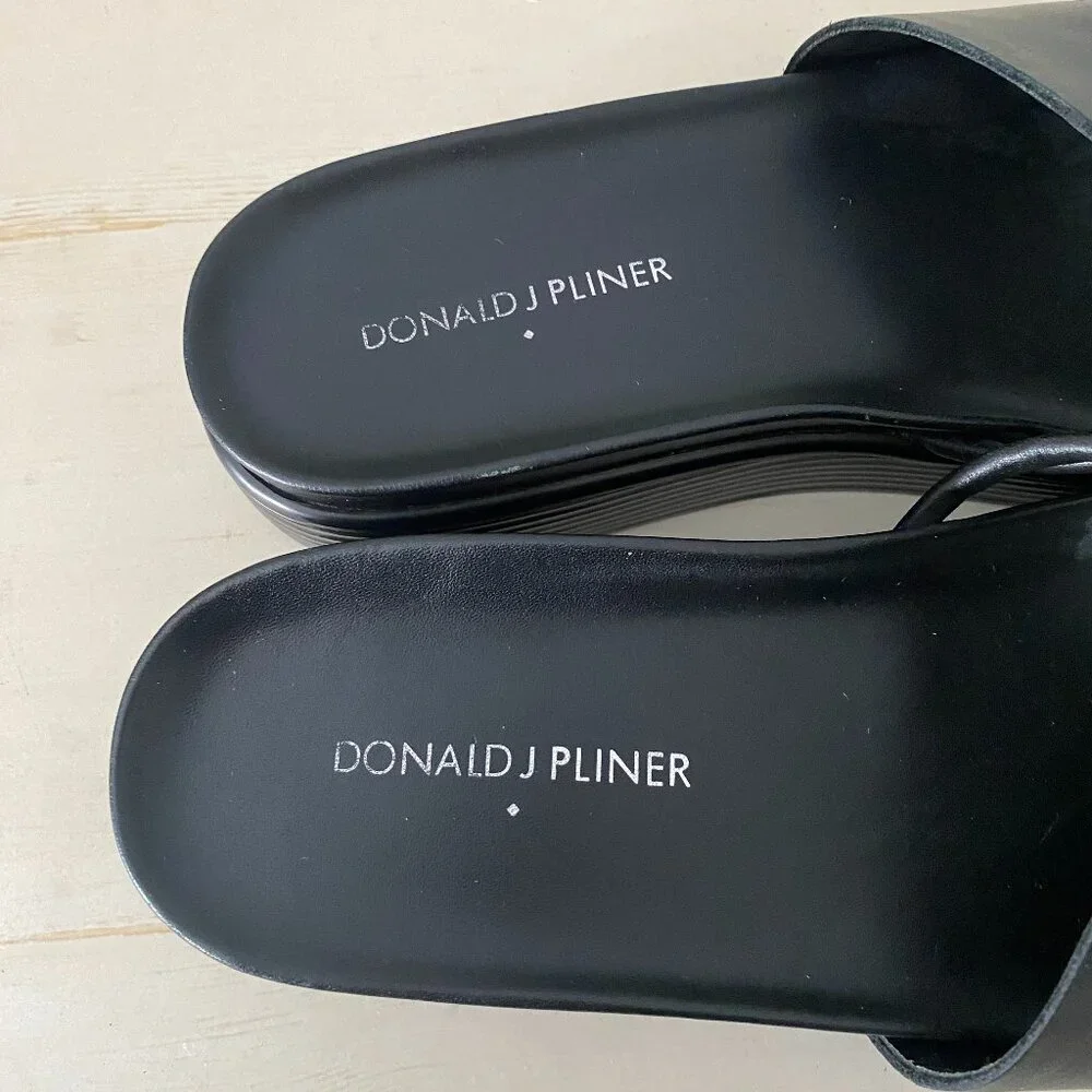 Donald J Pliner Fifi Black Leather Wedge Thong Sandals Slides - Picture 3 of 8